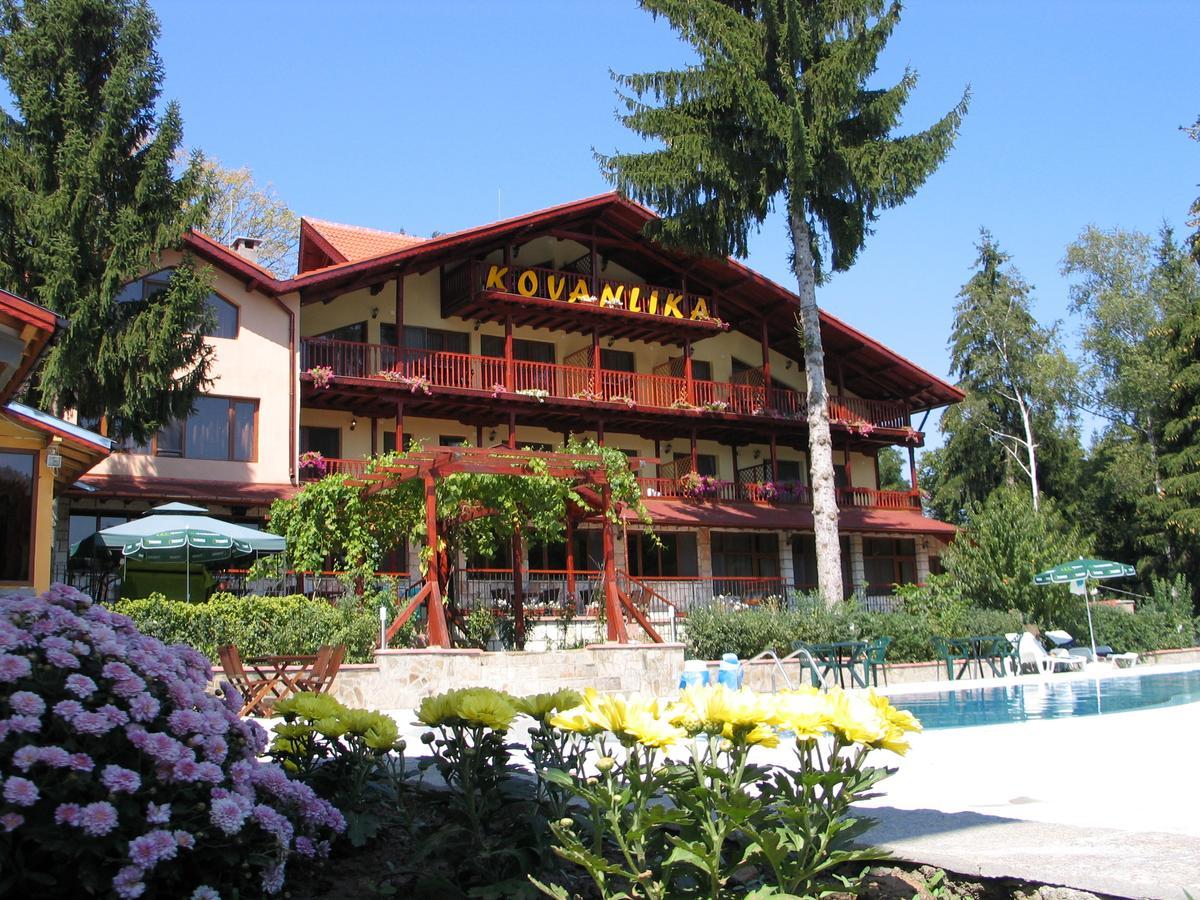 Kovanlika Hotel Razgrad Ngoại thất bức ảnh