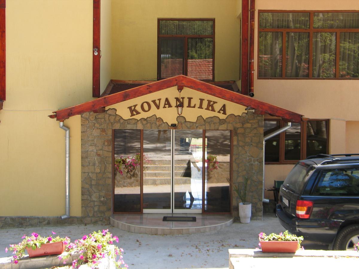 Kovanlika Hotel Razgrad Ngoại thất bức ảnh