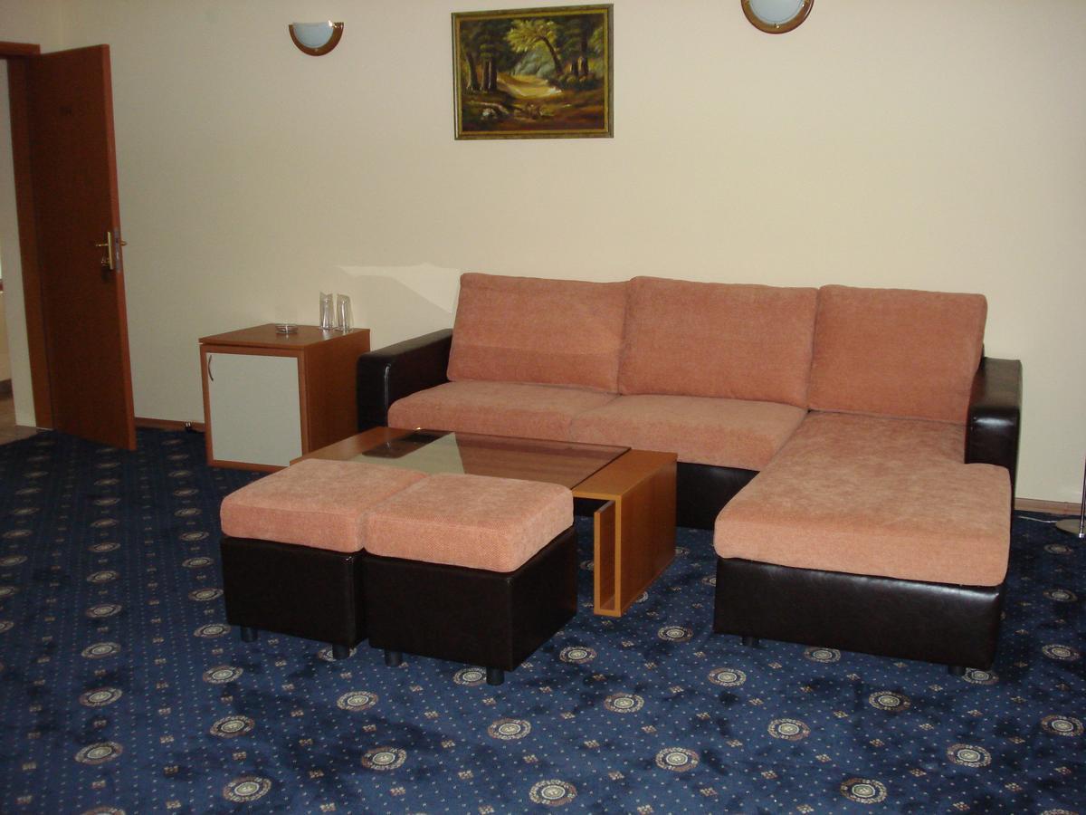Kovanlika Hotel Razgrad Ngoại thất bức ảnh