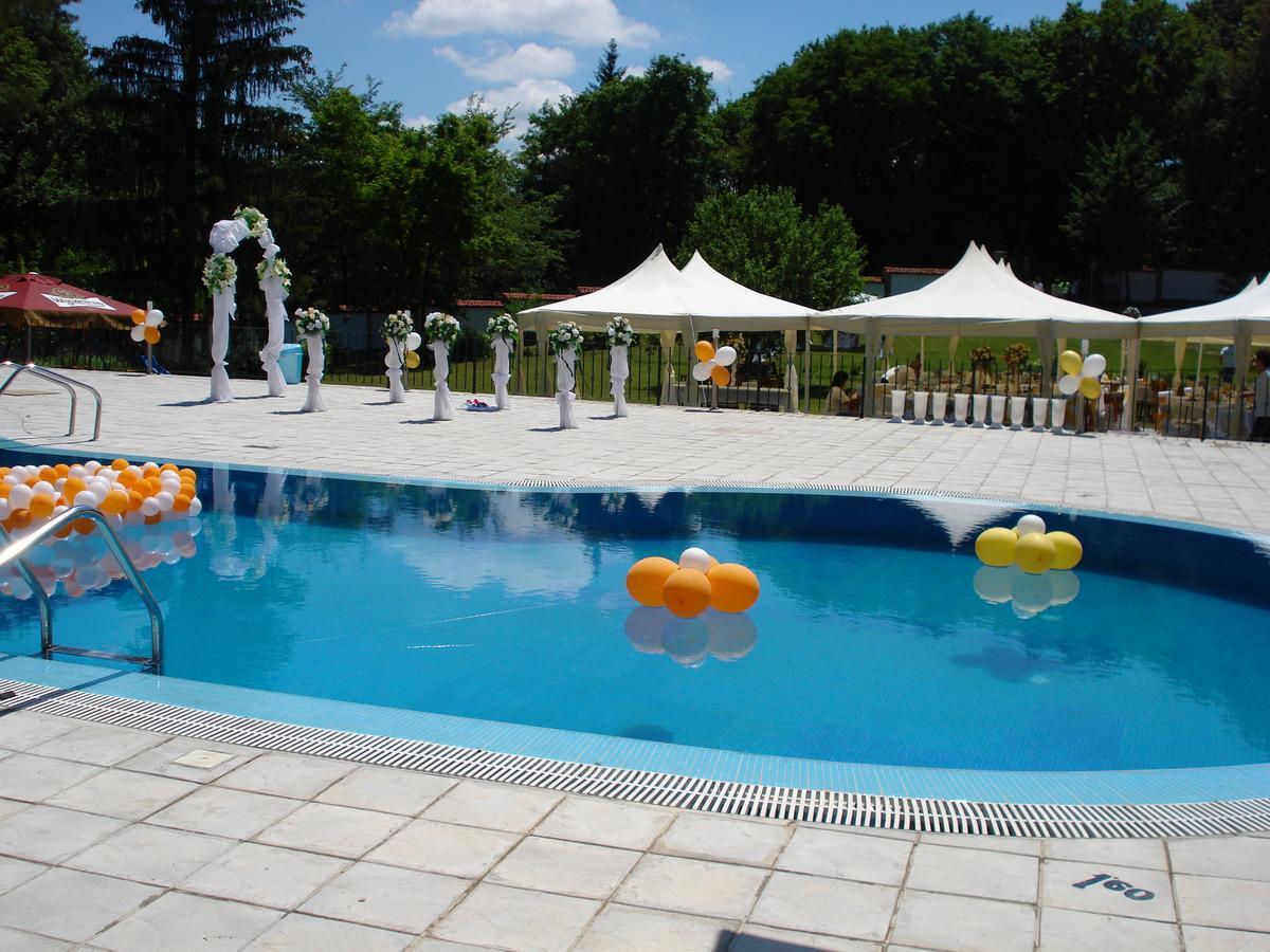 Kovanlika Hotel Razgrad Ngoại thất bức ảnh